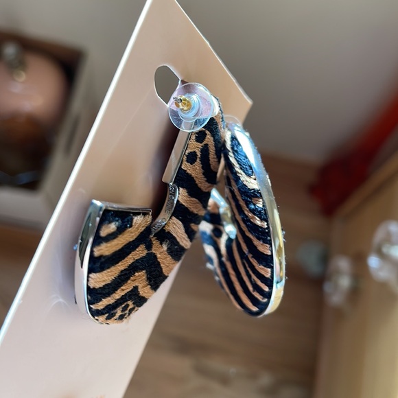 Mignonne Gavingan zebra mega pierced earrings silvertone Fiona - Picture 5 of 6